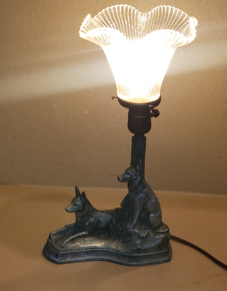 VINTAGE GERMAN SHEPHERDS 14" METAL TABLE LAMP - Picture 5 of 10